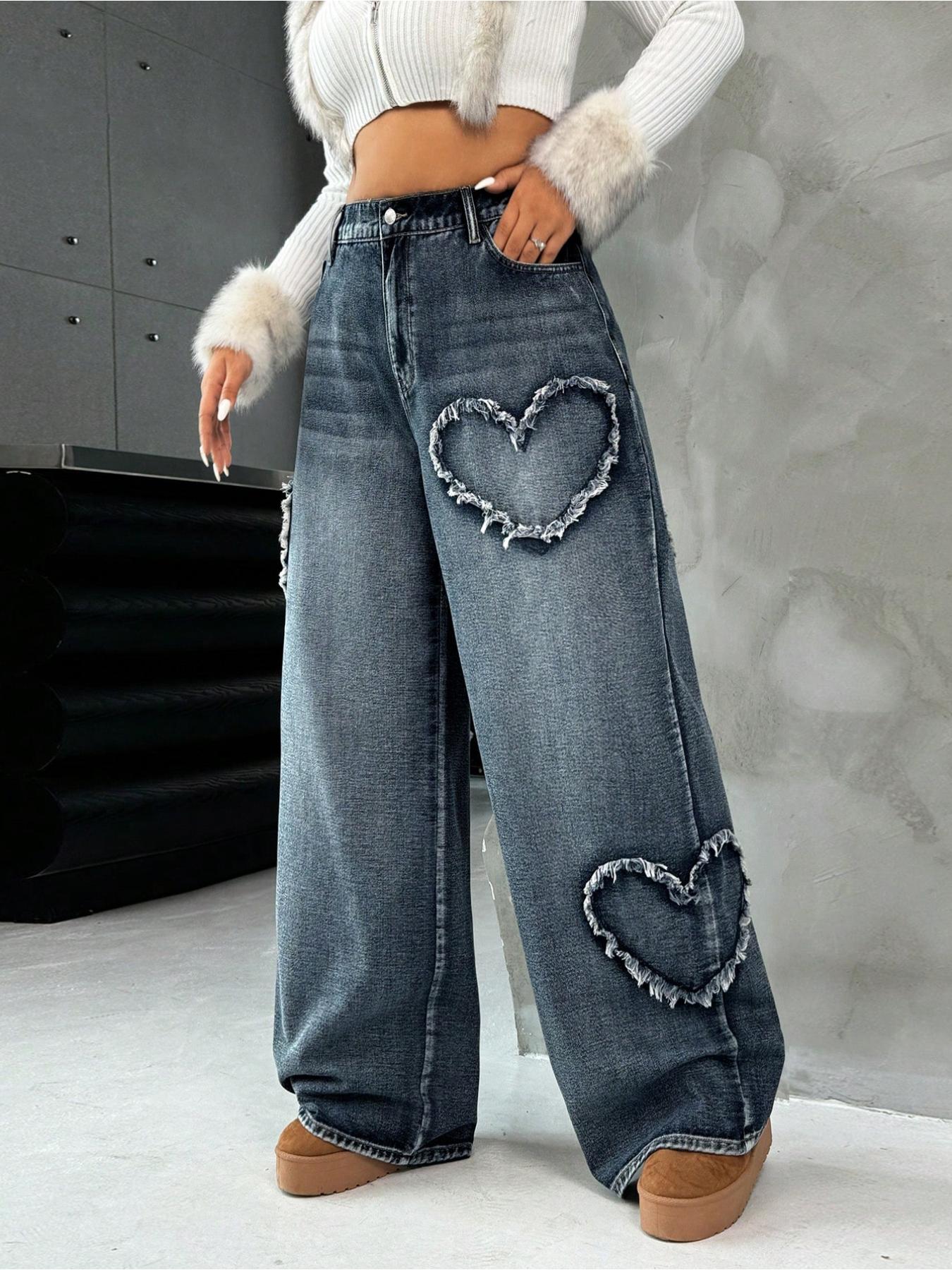 Women's Classic New Heart Embroidered Straight-Leg Jeans, Elegant Fitted Woven Denim Jeans for All Seasons, Versatile Washed Jean Style, Pants