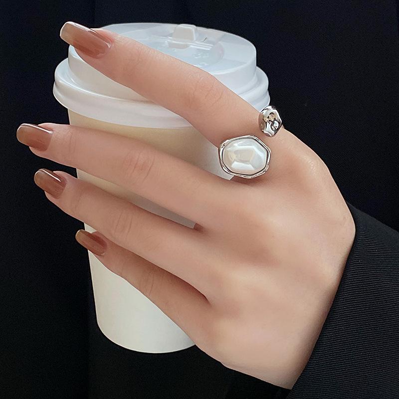 Irregular oval pearl open ring, European and American design, fashionable and creative, gold and silver color, popular online style women's ring