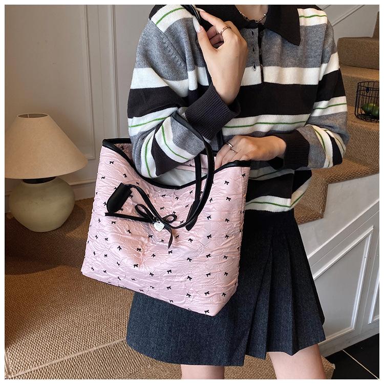 Casual Large Capacity Heart Shaped Butterfly Knot Single Shoulder Bag Trendy Commuter Tote Bag Urban Minimalist Style 2025 Au...