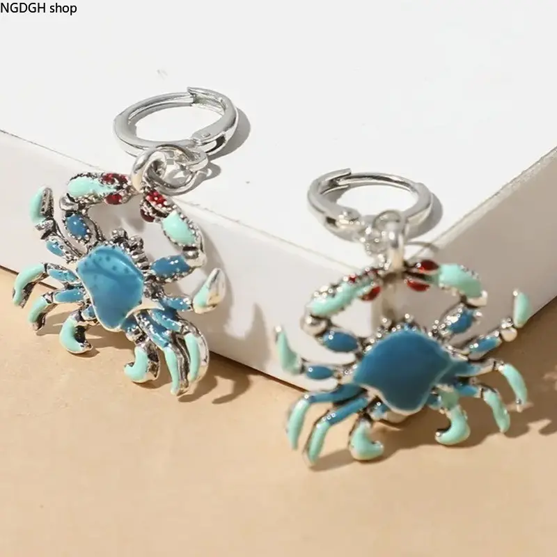 Coastal Nautical Blue Crab Keychain - Small Silver Metal Key Ring, Turquoise Enamel Detail, Portable Ocean Theme Bag Charm for Women, Low-Bulk Daily Carry Accessory