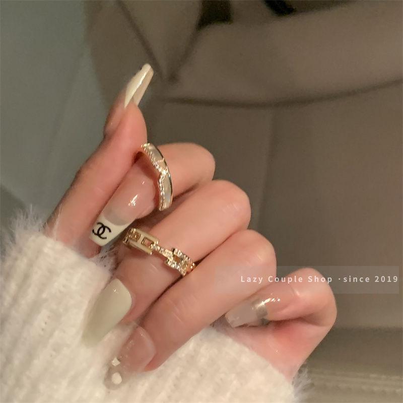 Women’s Light Luxury Shell Letter Stackable Ring | Elegant High-End Fashion Statement Band | Delicate Versatile Finger Accessory Retro Goku Black Adjustable cover Gold Plated Minimalist Stacking
