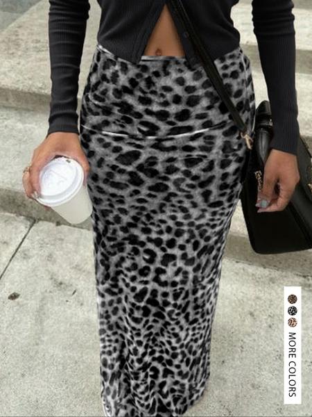 【LovelyWholesale】Women's Leopard Print High Slit Fitted Skirt, Stylish and Trendy Design for Casual or Night Out, Perfect for Summer Fashion