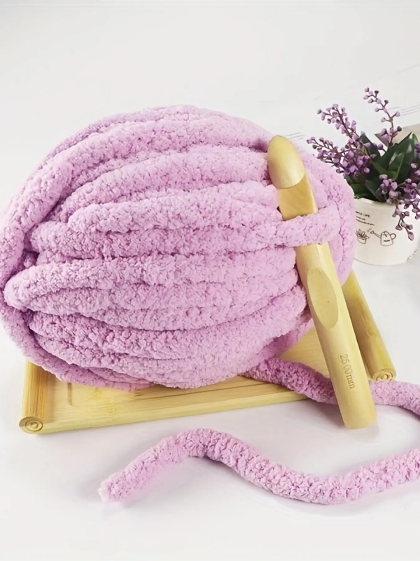 1 roll of 250g hand woven soft yarn, suitable for weaving blankets, cushions, pet beds, scarves, and hats - comfortable and warm hand woven goods, hand DIY woven products