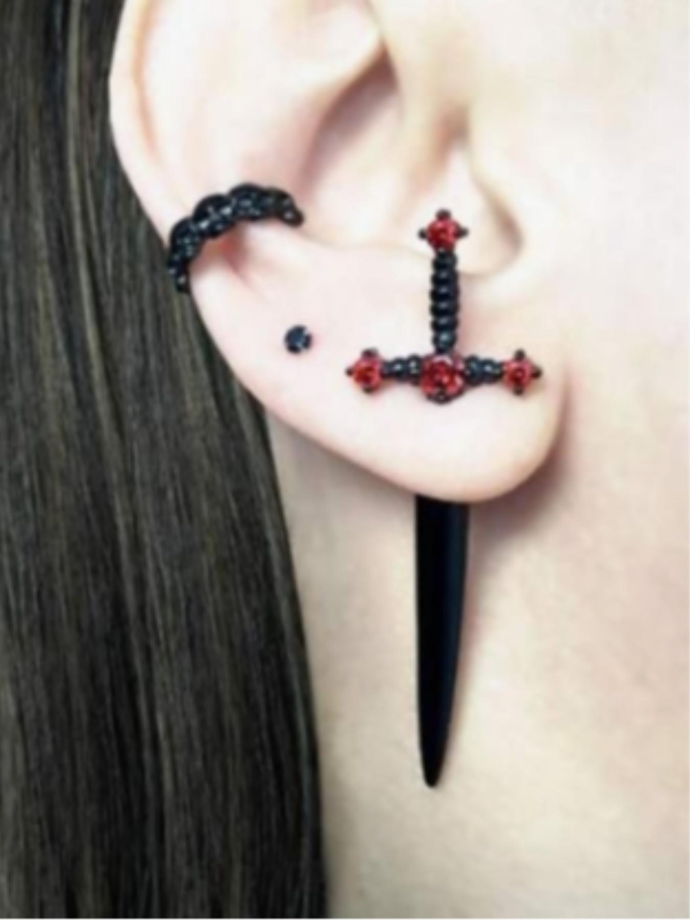 Women's Easter Street Sword Decor Alloy Studded Cross Earrings, Casual All-match Jewelry for Girls Gift, Simple Classic Fashion Accessories for Daily Wear