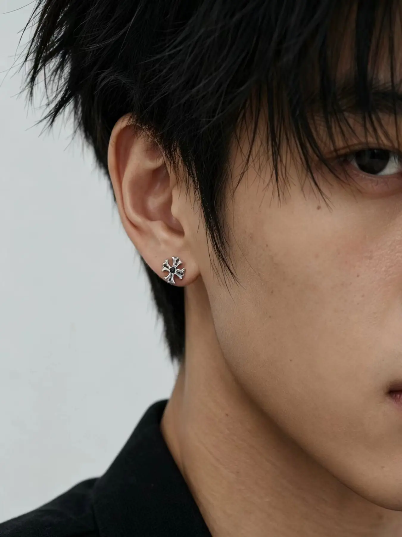 European and American Fashion Retro Hip Hop Cross Zircon Full Drill Drop Earrings, Unisex Casual Ear Jewelry, All Seasons