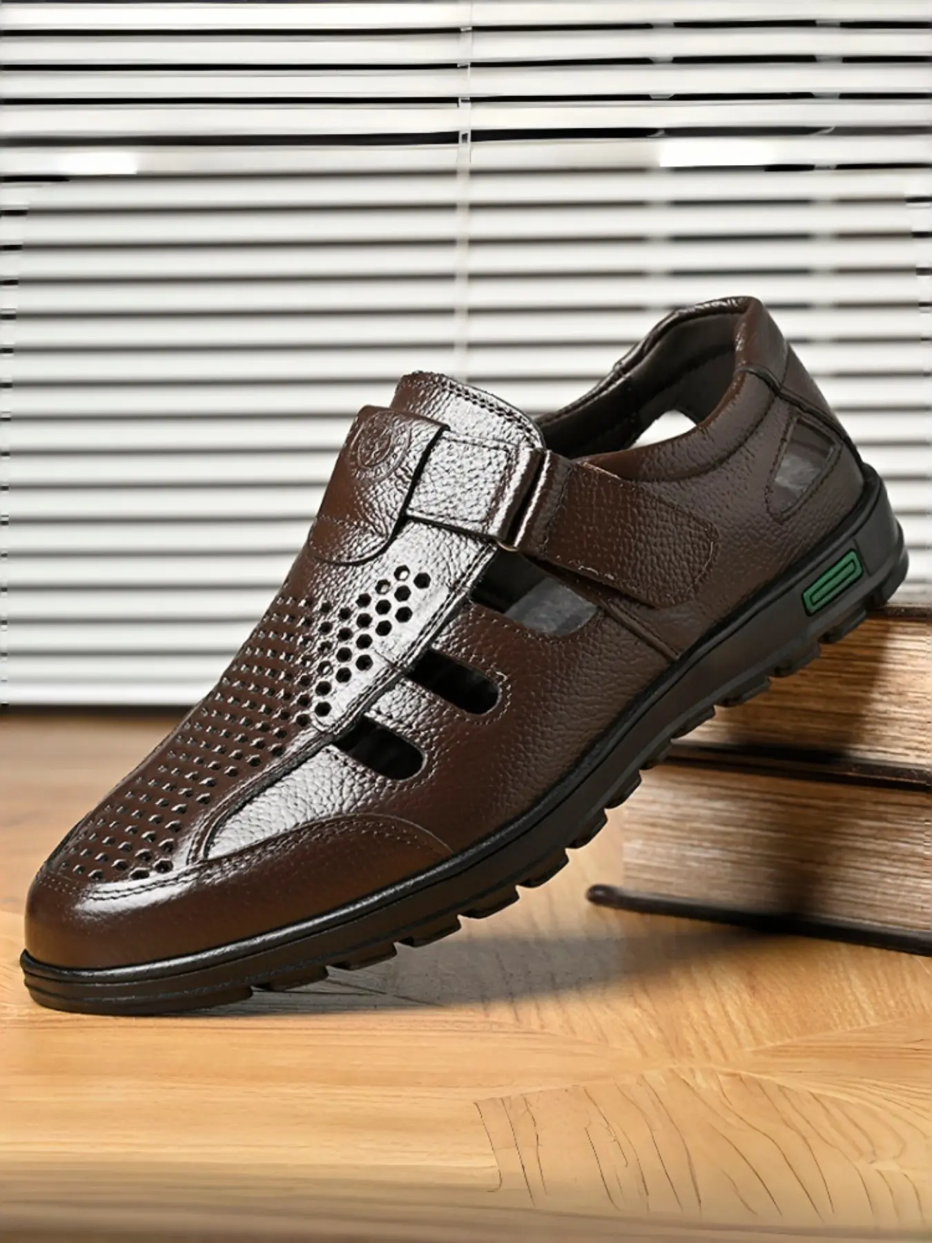 Men's Breathable Summer Leather Sandals, Easy to Maintain, Ideal for Outdoor Cafes and Festive Events, Comfortable and Stylish Footwear