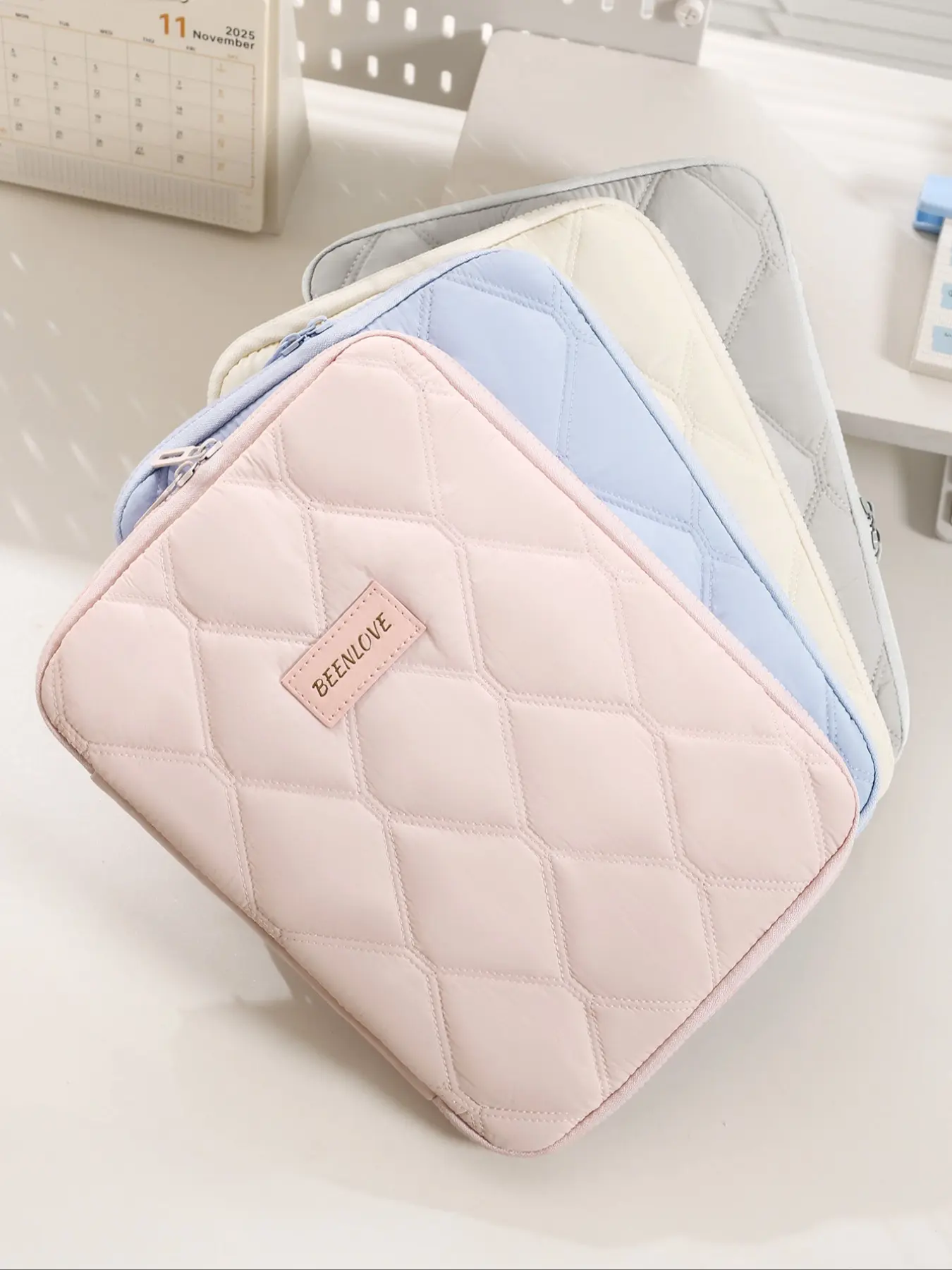 1Pc Quited Plain Stitched Cloud iPad Bag Computer Foam Commuter Backpack, Portable Committee Bag, Stylish Lightweight Travel Laptop Case, Durable Daily Use Essentials,Pink/Grey/Beige/Baby Blue, Multi-functional Zipper Storage Bag, Work Computer Bag