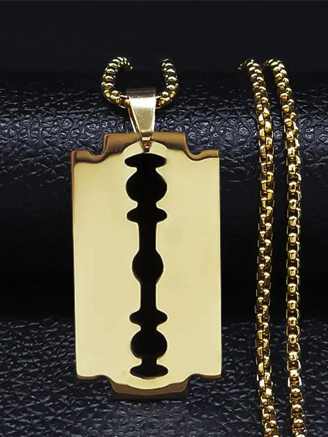 Stainless Steel Razor Blade Long Necklace for Men Women Black Color Durable Fashion Accessory Punk Gothic Steampunk Grunge Hip Hop Necklaces Chain Jewelry