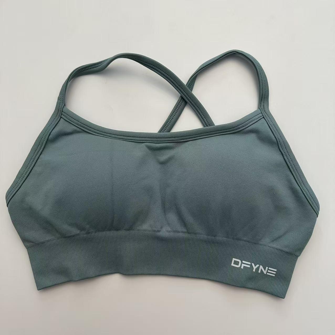 DFYNE Women's Sports Bra, Short-Sleeve Fitness Top, Elastic and Breathable, Sports and Fitness Top