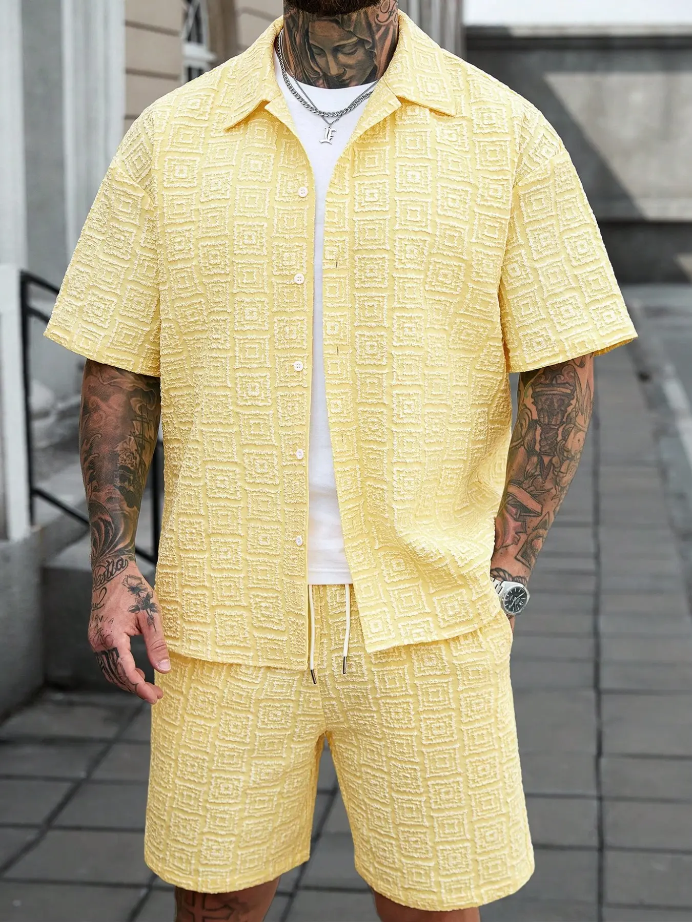 Men's Two-Piece Set Short Sleeve Shirt and Shorts, Casual Button-Down Top and Shorts, Summer Tropical for Vacation and Beach