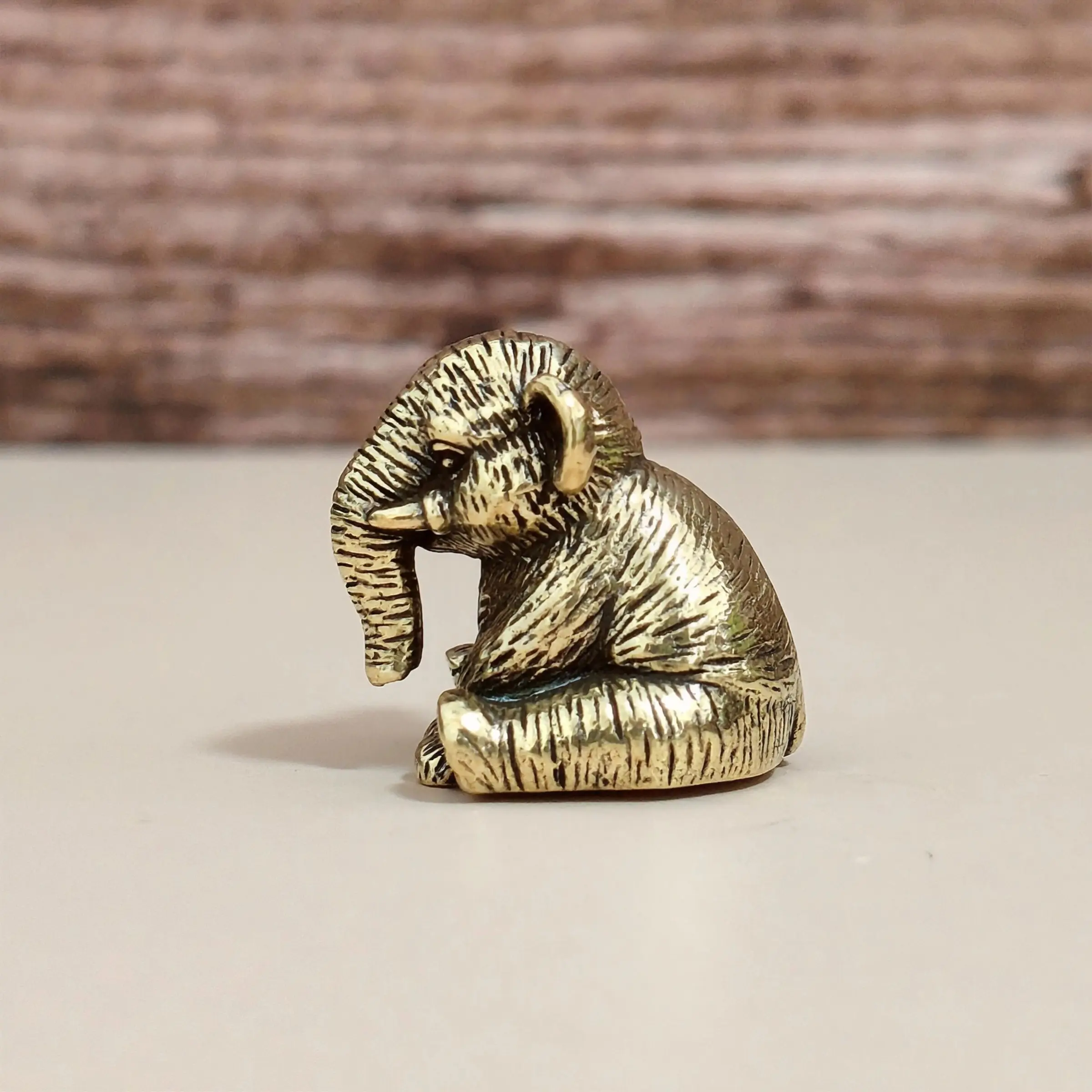 Vintage Solid Brass Elephant Ornament, Tea Pet Hand Grip, Home Desktop Decor, Decorative Ornaments, Figurines Decor, Craft Gift, Retro Style, Unique Art Piece, Decoration