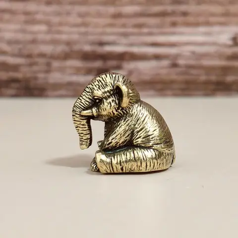 Vintage Solid Brass Elephant Ornament, Tea Pet Hand Grip, Home Desktop Decor, Decorative Ornaments, Figurines Decor, Craft Gift, Retro Style, Unique Art Piece, Decoration