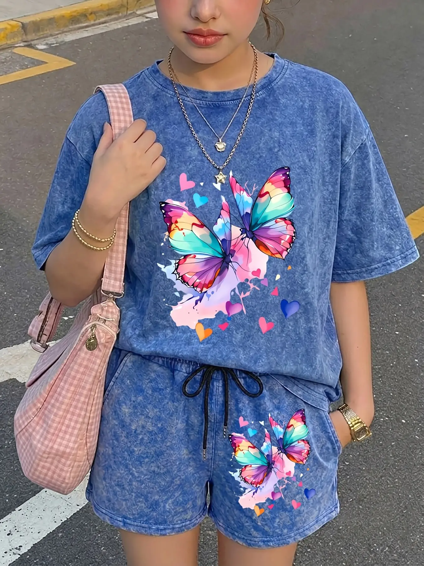 2-Piece Watercolor Gradient Butterfly and Heart Print Washed Casual Two-Piece Set Clothes. Heavyweight fabric, elastic drawstring shorts. Basic and versatile, perfect for pairing with white sneakers for a lazy summer look.
