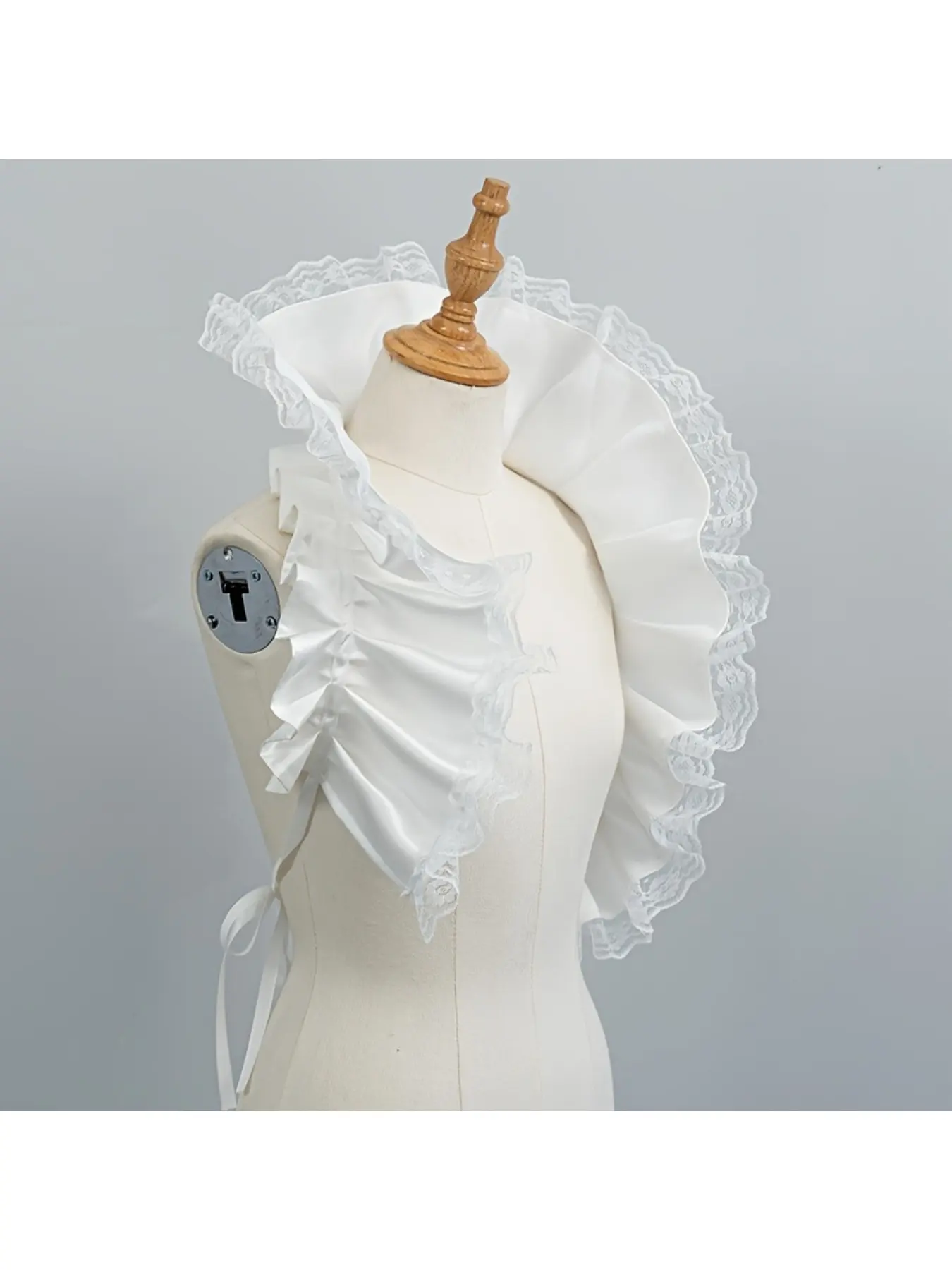 Court-style lace satin false collar with ruffled decoration, versatile layering accessory