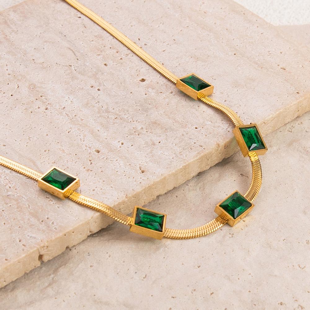 Stainless steel necklace plated with 18K gold, square emerald green rhinestone zircon clavicle chain necklace jewelry