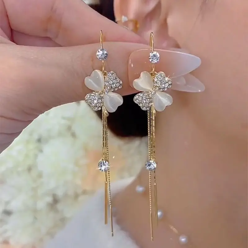 2026 New Elegant Long Tassel Petal Earrings, Exquisite and Versatile Cat's Eye Stone Ear Accessories, Slimming Effect, High-End Style for Women E50249-EH