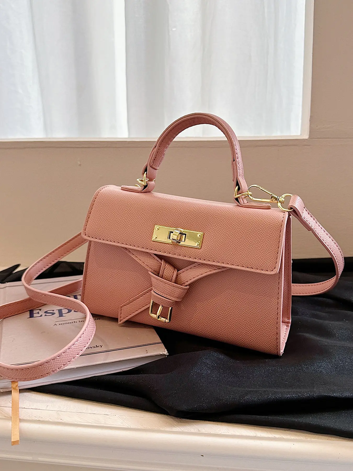 Exquisite small bag, Kelly bag for women, high-end handbag, crossbody bag, elegant shoulder bag for commuting, new autumn 2026 model