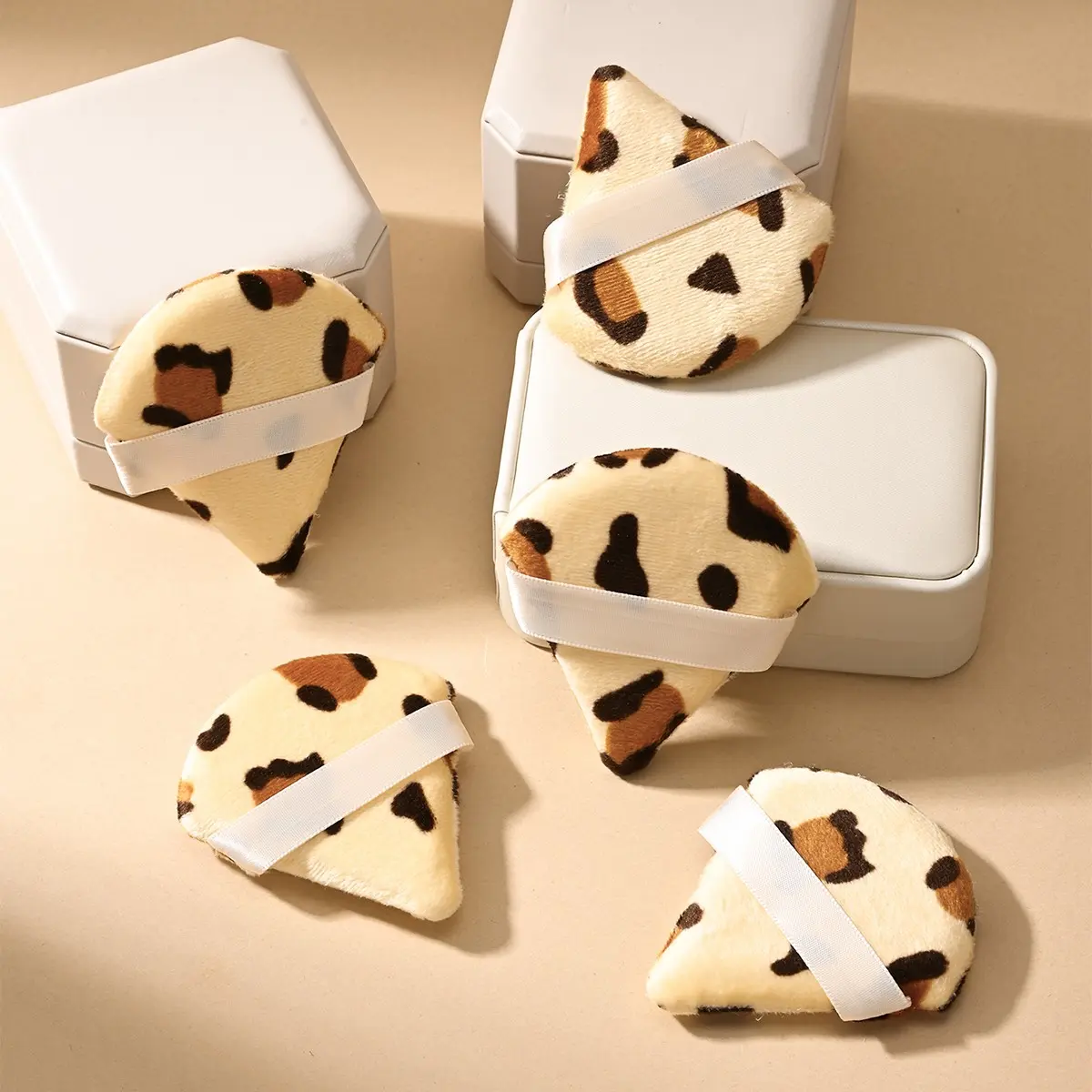 5pcs Cow Leopard Print Velvet Powder Puffs, Soft Non-Powder Makeup Tools, Portable Ribbon Design, Ideal for Daily Use or Makeup Artists, Beauty Puff
