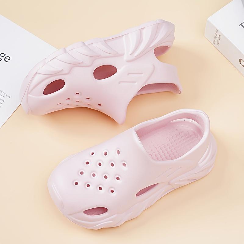 New summer breathable soft-soled boys' outdoor casual sports shoes, slip-resistant and durable, suitable for older children as beach flip-flops