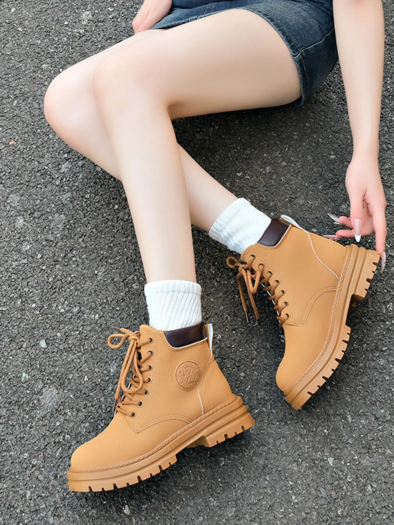 Couple Matching Thick Sole Work Boots, Vintage British Style Outdoor Versatile High Top Short Boots, Fashionable and Comfortable Footwear