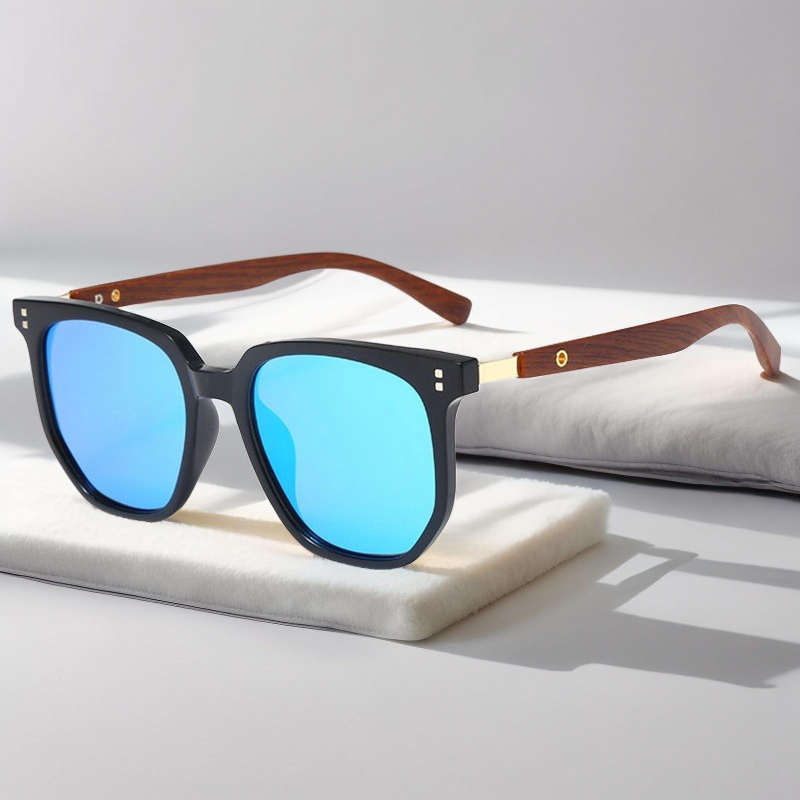 Women's Vintage Polygonal Sunglasses with Wood Grain Temple Design, Retro Tea-Tone Frame Fashion Eyewear, UV Protective Stylish Shades Perfect for Daily Outfits, Street Style, Travel & Outdoor Wear