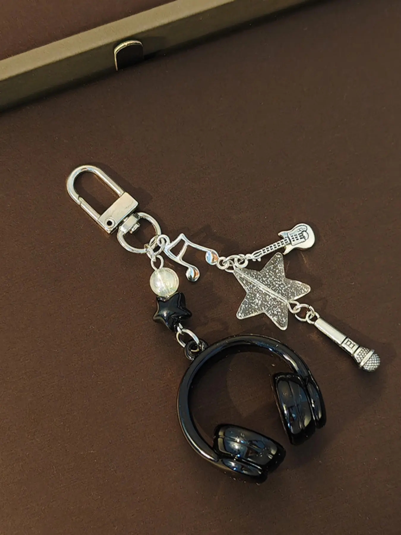 Cute Music Earphone Shape Phone Chain, Mobile Backpack Keychain, Note Keyring, High-End Accessory, Style, Fashionable Gift Idea