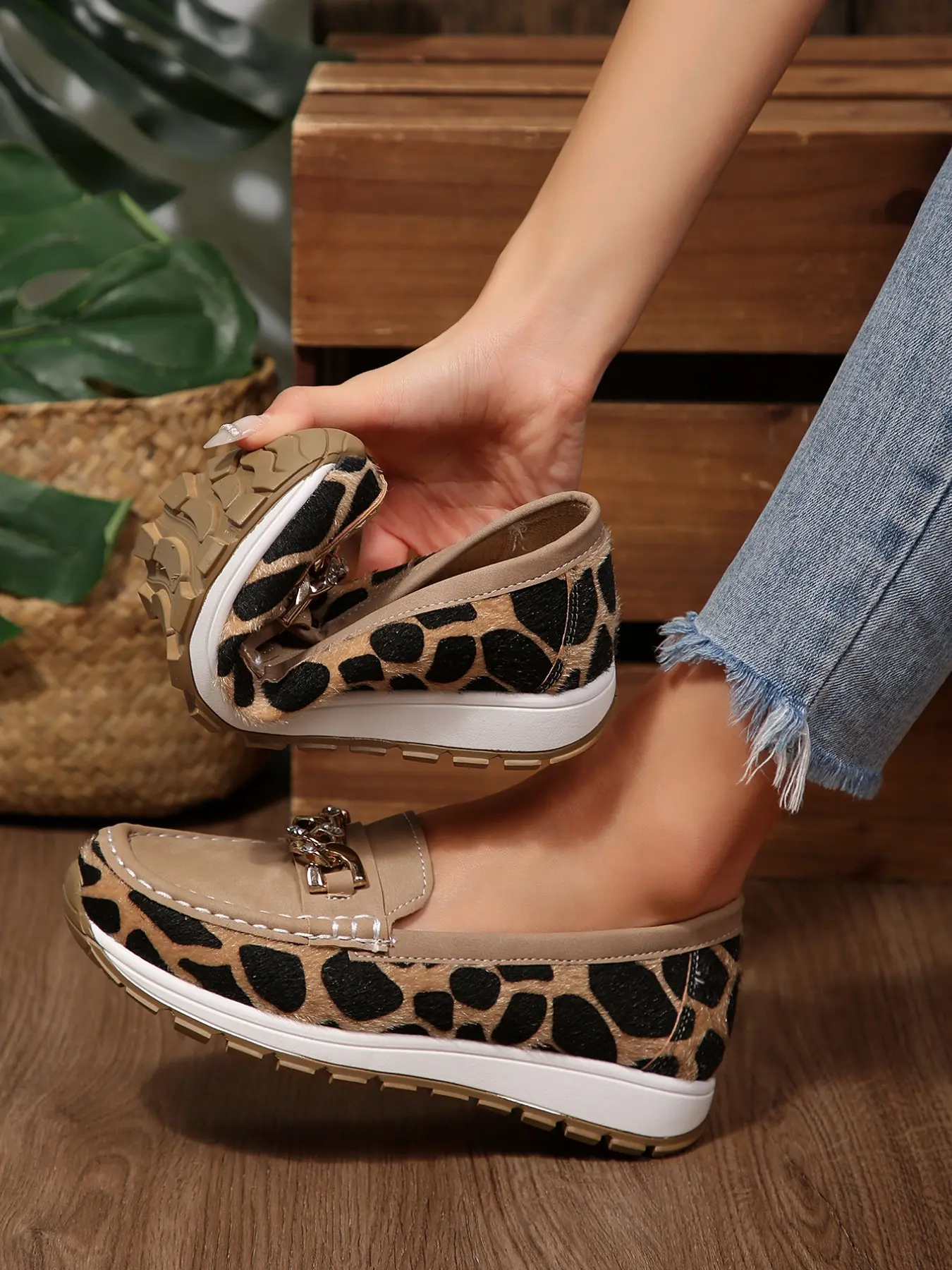 Women's Leopard Print Rhinestone Metal Buckle Loafers, Slip-On Chunky Heel Shoes, Anti-Slip Invisible Height Boost, Vintage Casual Flat Boots, Walking Shoes