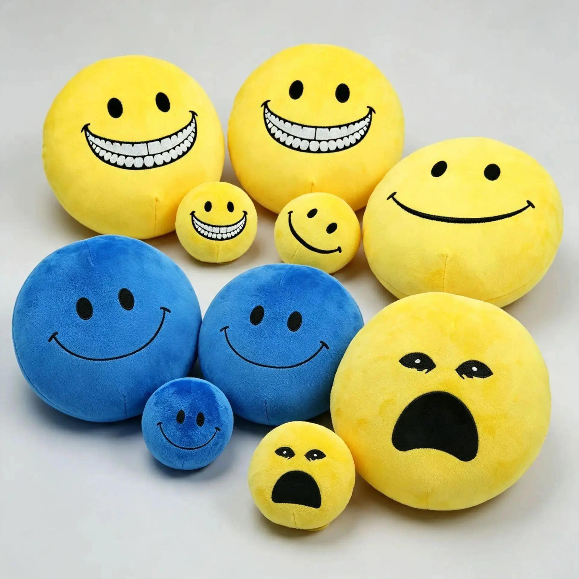 New Type of Smiling Face Plush Toy Soft Plush Toypressure Resistant Yellow Round Ball Suitable for Home Decoration Birthday Gift
