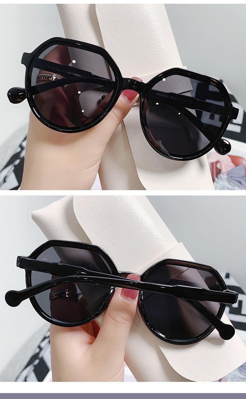 Women’s Jelly Frame Sunglasses, Brown Tint UV Protection Shades, Lightweight Retro Aesthetic Eyewear, Trendy Fashion Glasses for Driving, Travel, Beach & Summer Outfit Women’s Jelly Frame Sunglasses, Brown Tint UV Protection Shades, Lightweight Retro Aesthetic Eyewear, Trendy Fashion Glasses for Driving, Travel, Beach & Summer Outfit