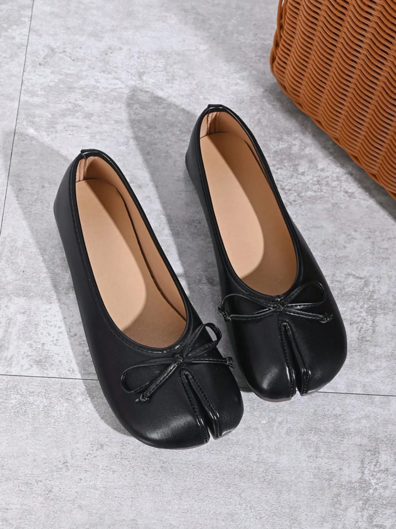 Women's Split-Toe Loafer Flats - Rounded Toe Box, Vintage-Inspired Slip-On Casual Shoes Walking Shoes Women's Split-Toe Loafer Flats - Rounded Toe Box, Vintage-Inspired Slip-On Casual Shoes Walking Shoes