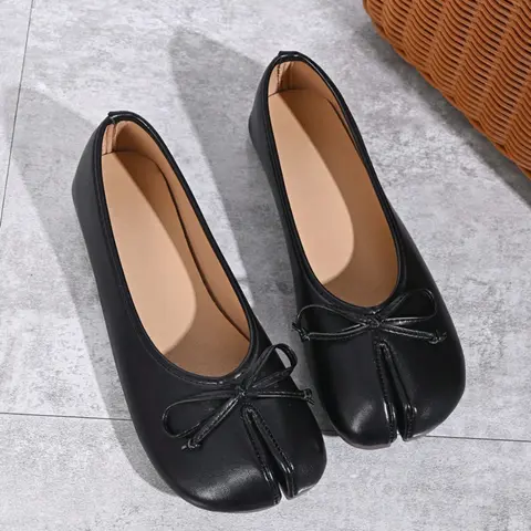 Women's Split-Toe Loafer Flats - Rounded Toe Box, Vintage-Inspired Slip-On Casual Shoes
