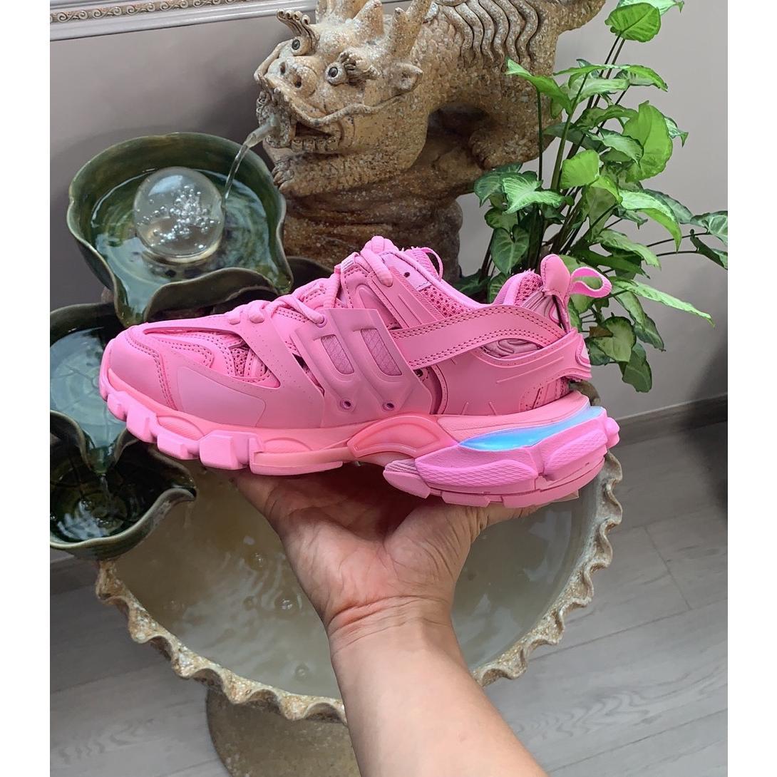 2026 Couple boot Casual Shoes Breathable 5.0 track Plat Dad Shoes with LED Comfortable and luxurious sneakers