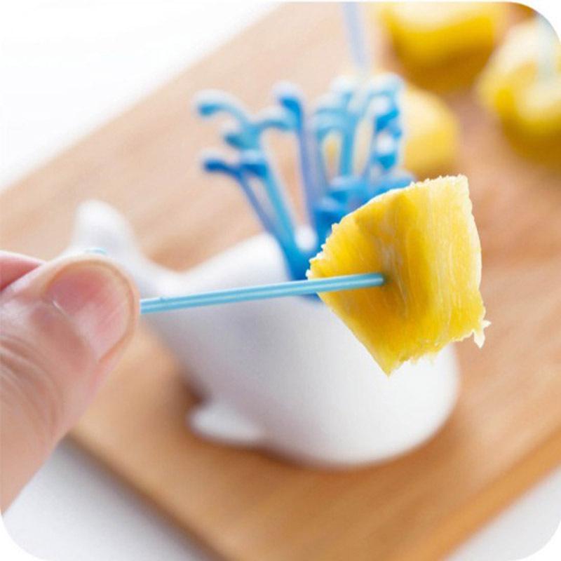 Cartoon Whale Water Spray Design Fruit Forks, Daily Home Kitchen Fruit Dessert Picks