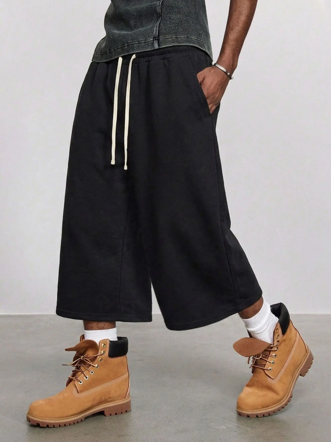 Men Casual Wide Leg Capri Sweat Pants Solid Black Elastic Waist Cream Contrast Dual Drawstring Oversized Loose 7/8 Length French Terry Cropped Jogger Trousers Deep Side Pockets Vintage Workwear Hip Hop Daily Bottoms