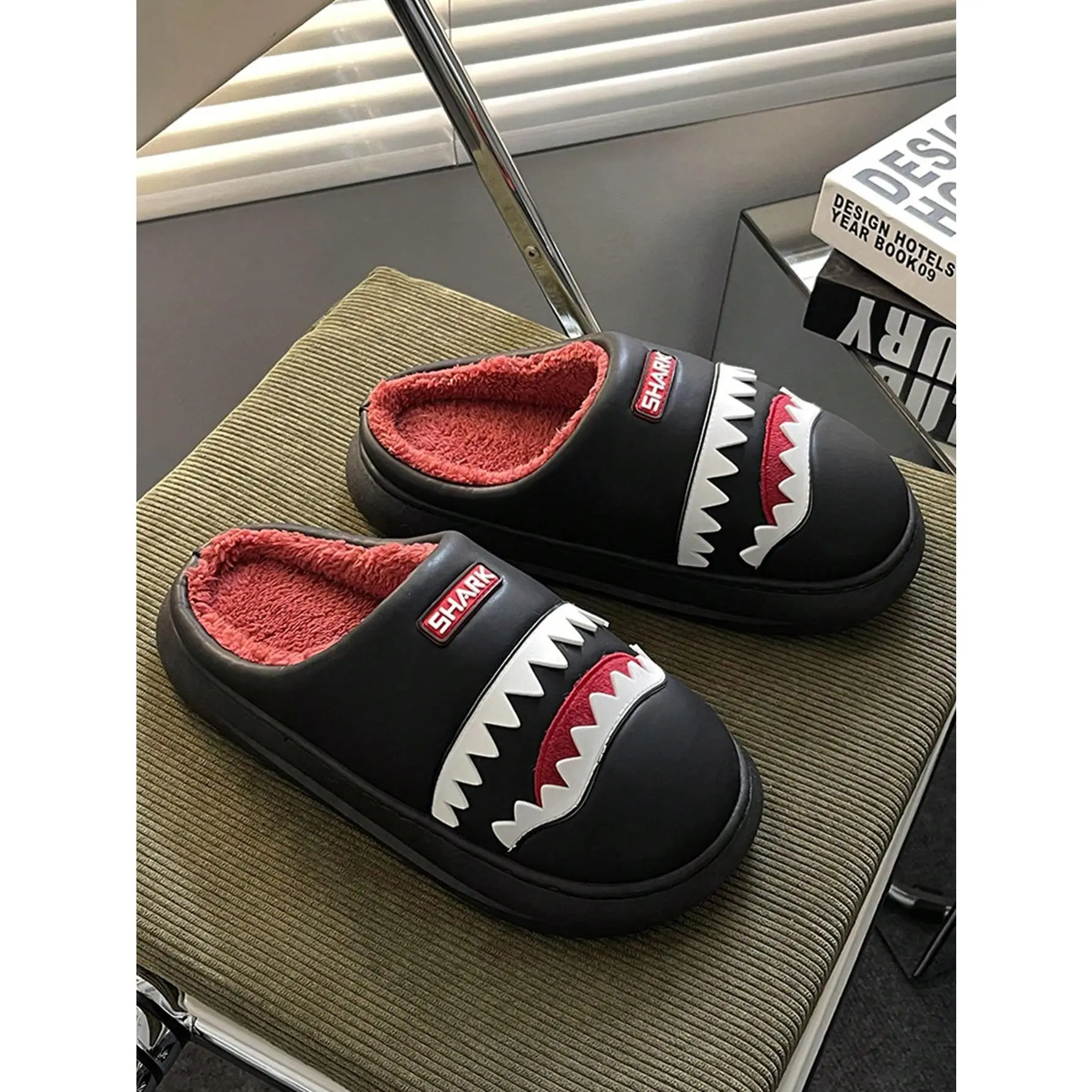 Winter Men's Cartoon Shark Head Slippers, Plush Lining, Thick Sole Lightweight Warm, Home Bedroom Dorm Fun House Slippers