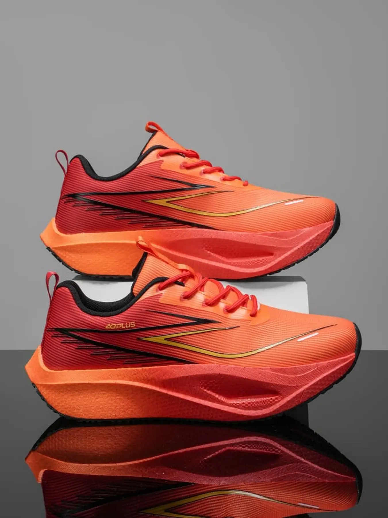 Unisex Flyknit Running Shoes Gradient Upper Lightweight Cushioned Thick Sole For Field Jog Fitness Test