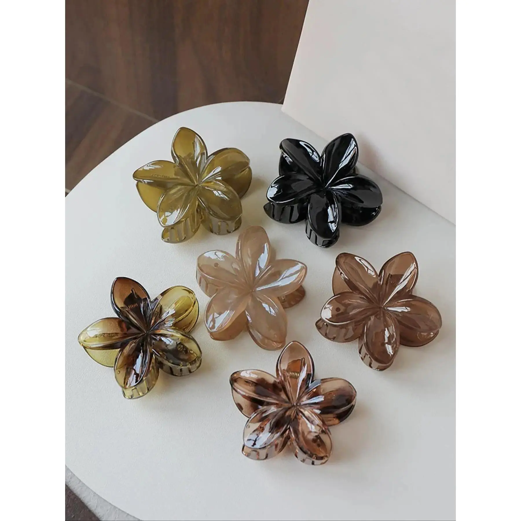 6-Pack Floral Design Hair Claw Clips for Women & Girls, Cute Trendy Flower Hair Accessories Set, Minimalist Strong Hold Hair Jaw Clips for Thick or Curly Hair, Fashion Hair Styling Clips for Daily Wear, Party & Travel, Compatible with Most Hair Types