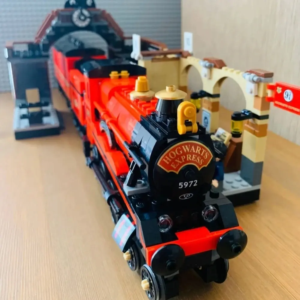 Creative Magic Movie Series High-Speed Train Blocks 75955, Multi-Functional Creative Assembly Toy, Model Bricks for Kids