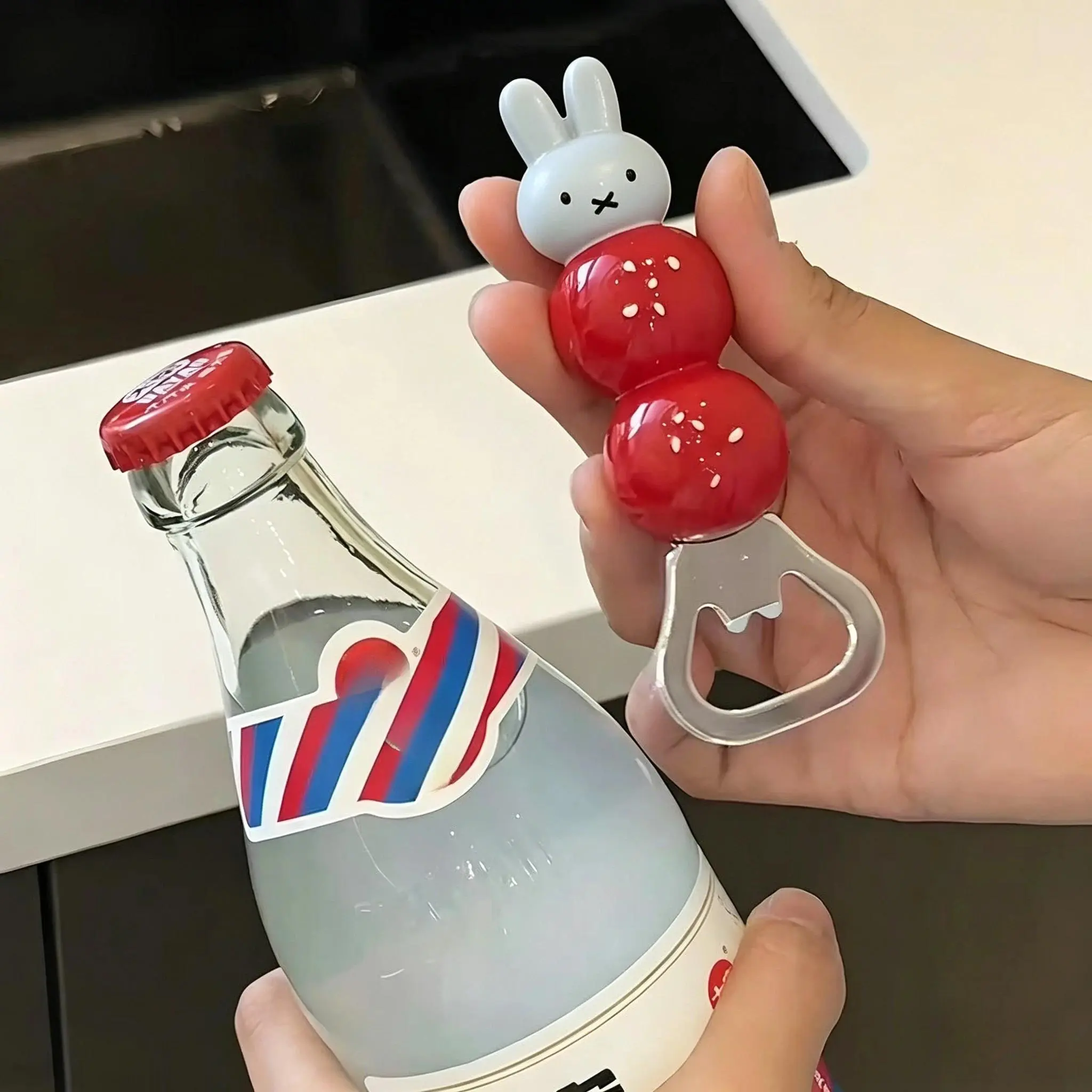 Cute Rabbit Design Plastic Body Can Opener with Magnets - Multi-Functional Bottle Opener, Car Exterior Decoration Accessory, Kitchen Gadget