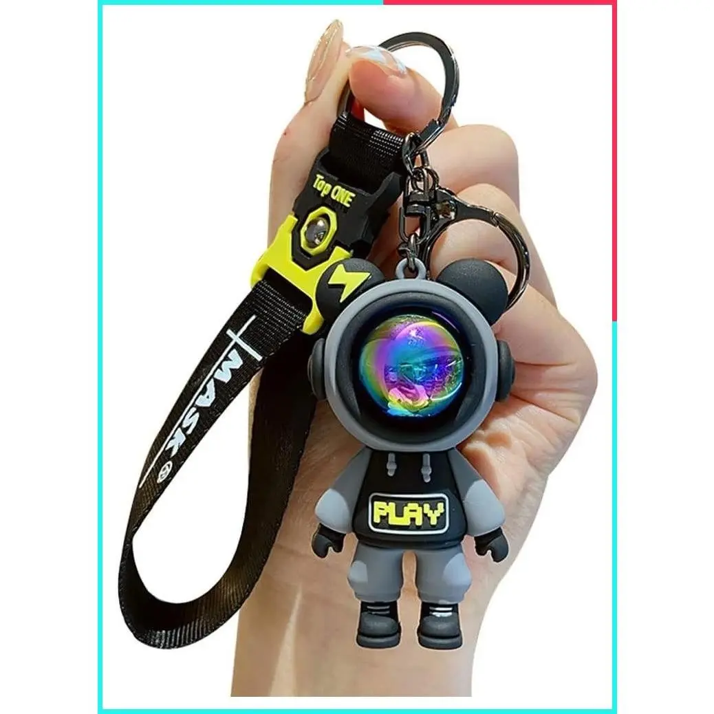 Creative Universe Astronaut Pilot Standing Bear Keychain for Men and Women, Fashionable Key Ring Pendant