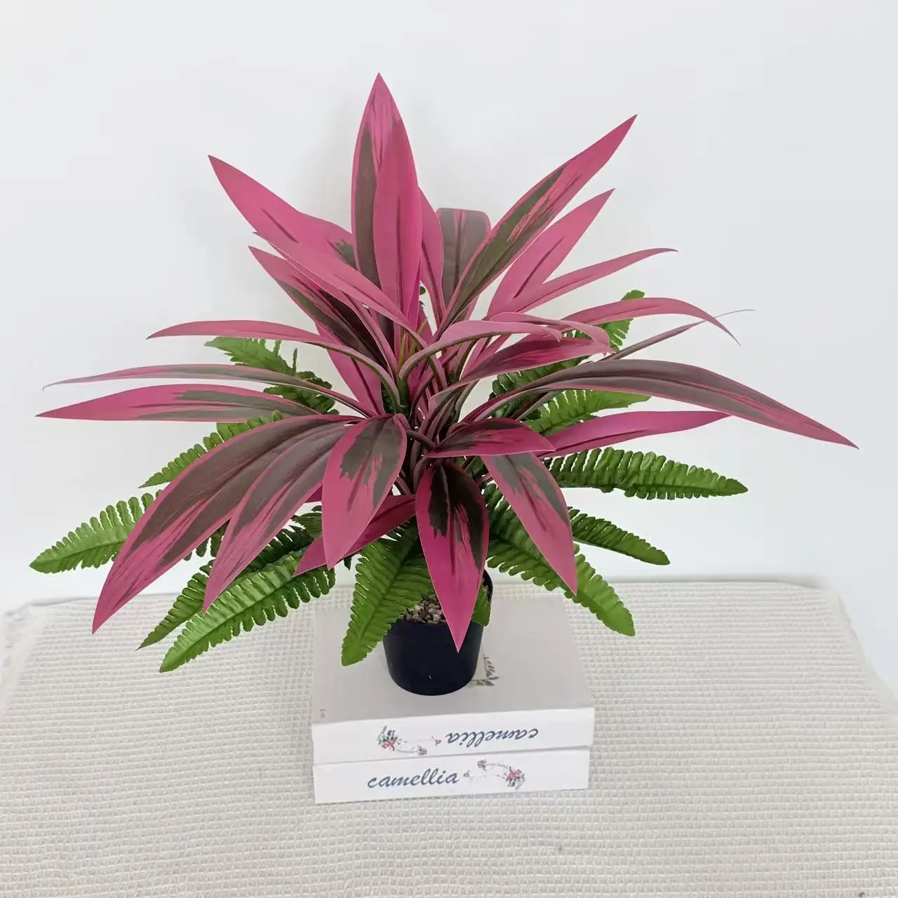 2 Pcs Artificial Fern Plants + 2 Pcs Dragon Blood Flowers, Artificial Plant Set, Indoor Outdoor Decor, Hanging Ornament, Home Office Garden Decoration, Artificial Fake Plants