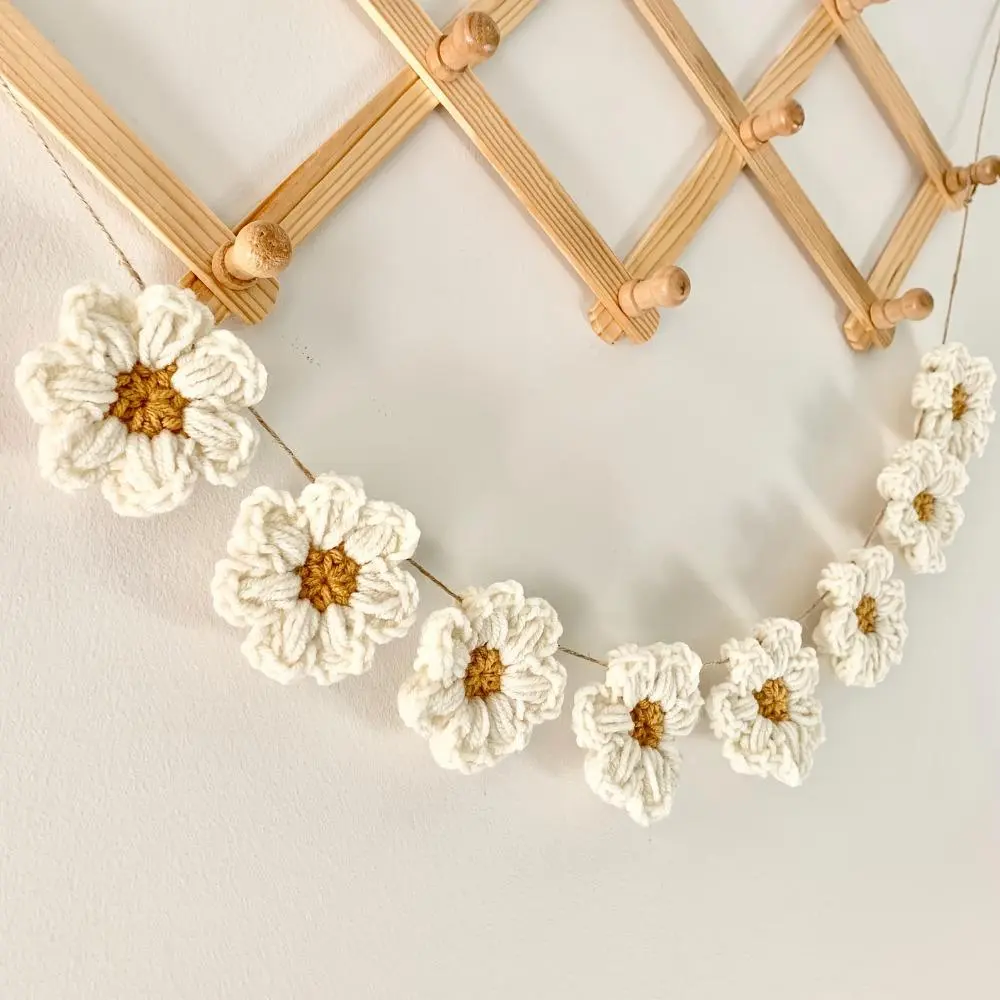 Handmade Crochet Daisy Garland Banner 1.8m/6ft Floral Wall Decor, Artificial Flower Garland, Cute Hanging Ornament for Baby Shower Wedding Birthday Party