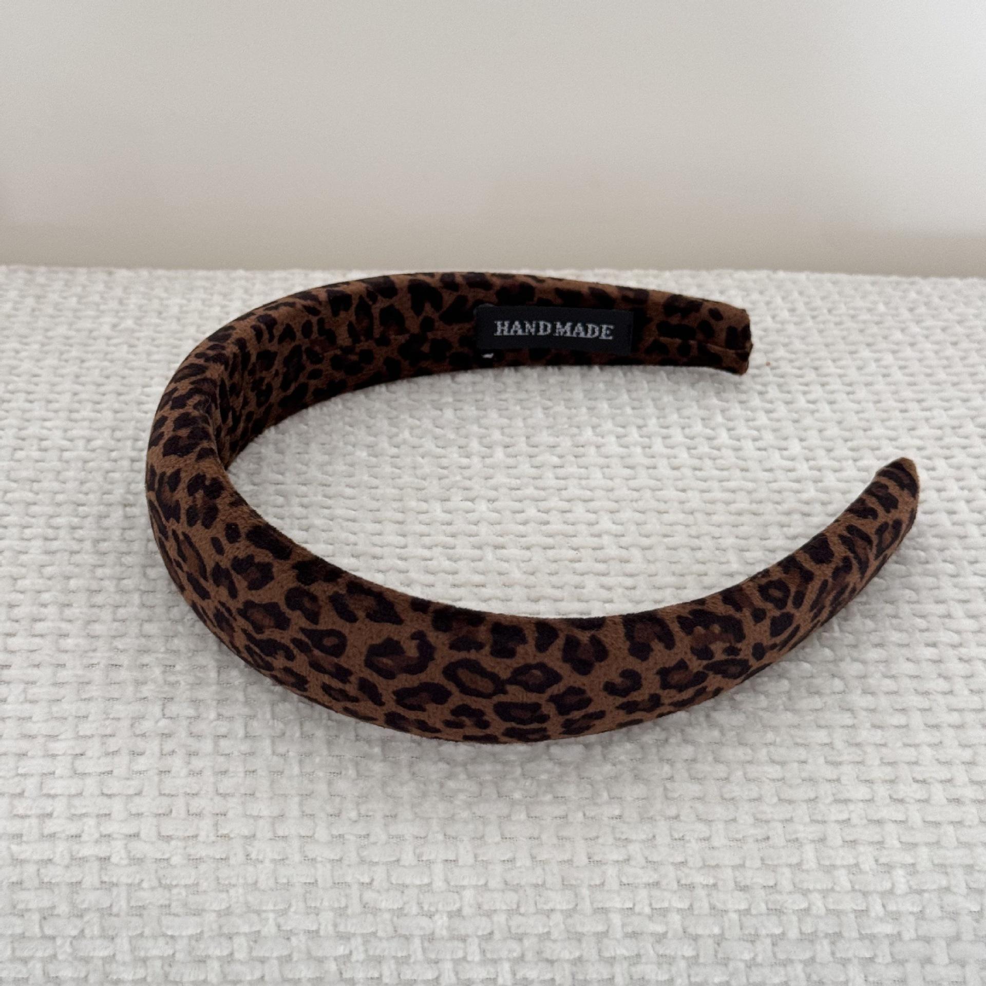 Women Vintage Leopard Print Velvet Sponge Headband Hong Kong Style Elegant Versatile Hair Accessory For Daily Wear