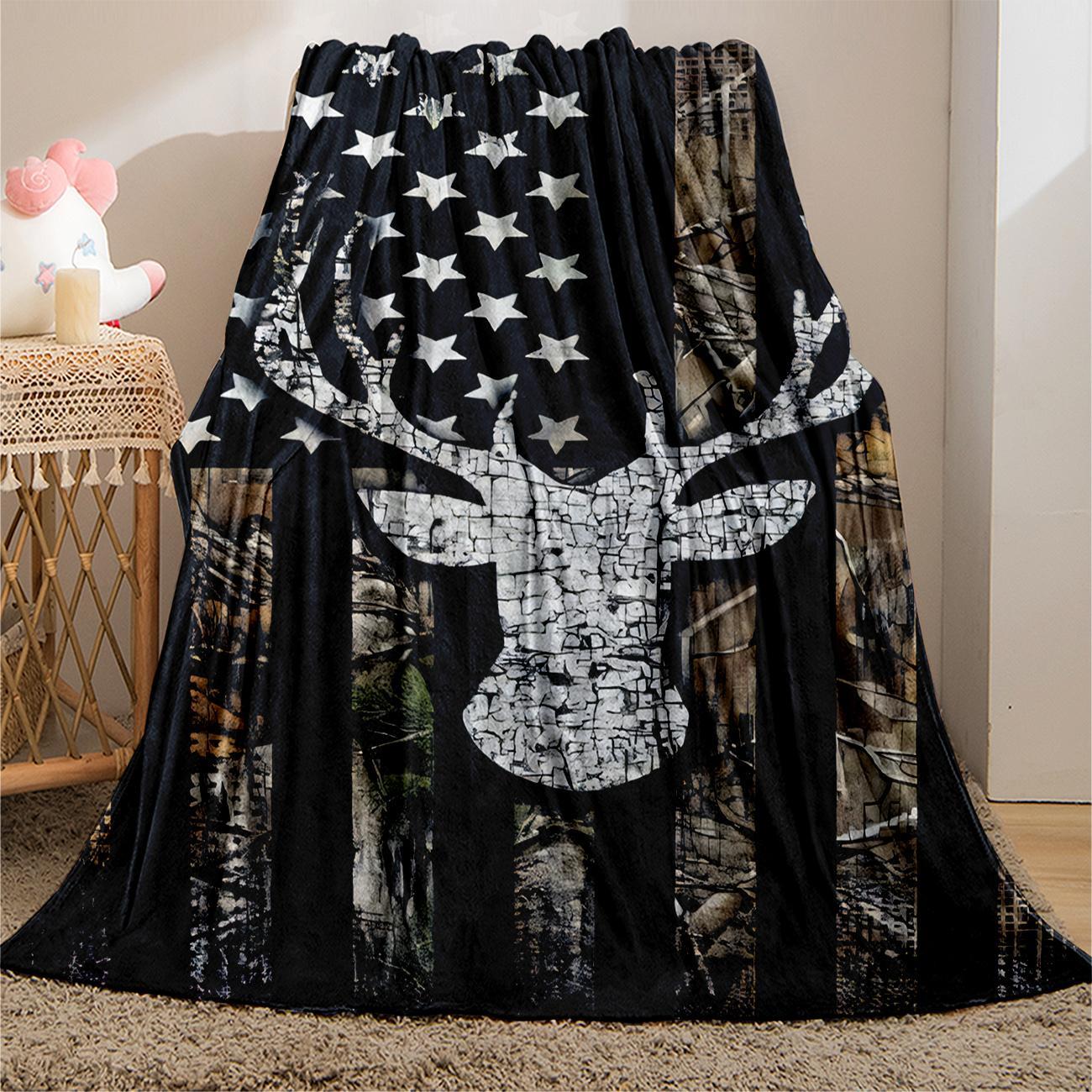 Flag & Deer Head Pattern Flannel Cozy Blanket, 1 Count Soft Comfortable Warm Throw, Soft Comfy Blanket, Cool Bedroom Bedding Blankets Decorative Giftable Blankets for Home Office Travel Camping