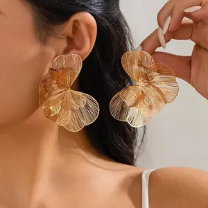 Ingemark Creative Chic Petal Flower Stud Earrings for Women Trendy Wed Bridal Gold Color Piercing Earring Daily Jewelry Gifts