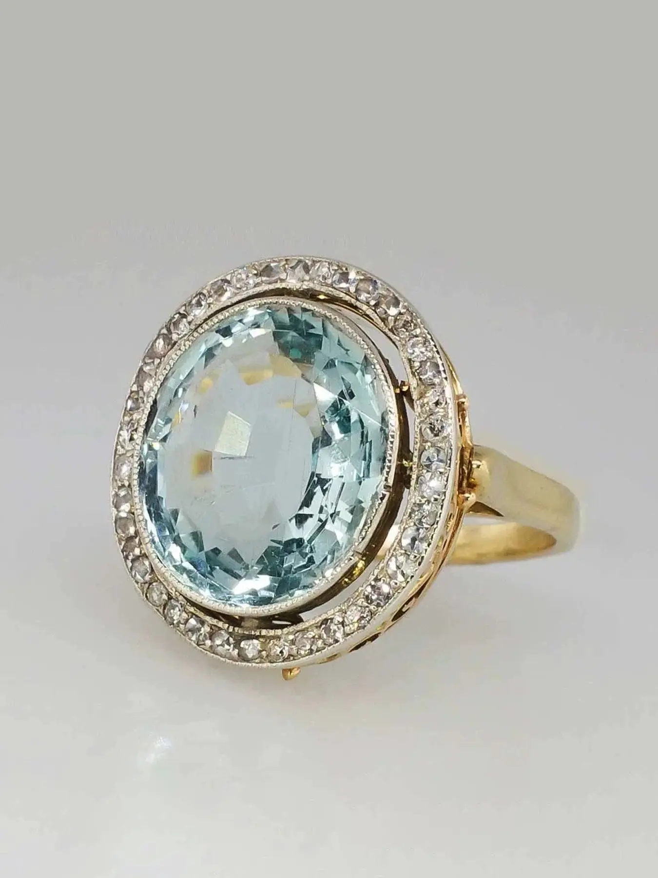 1 Piece Vintage Round Light Blue Cubic Zirconia Cocktail Ring for Women, Vintage Inspired Ring, Double Halo Sparkly CZ Statement Ring, Elegant Large Stone Fashion Dress Ring, Wedding Banquet Party Jewelry Gift for Her