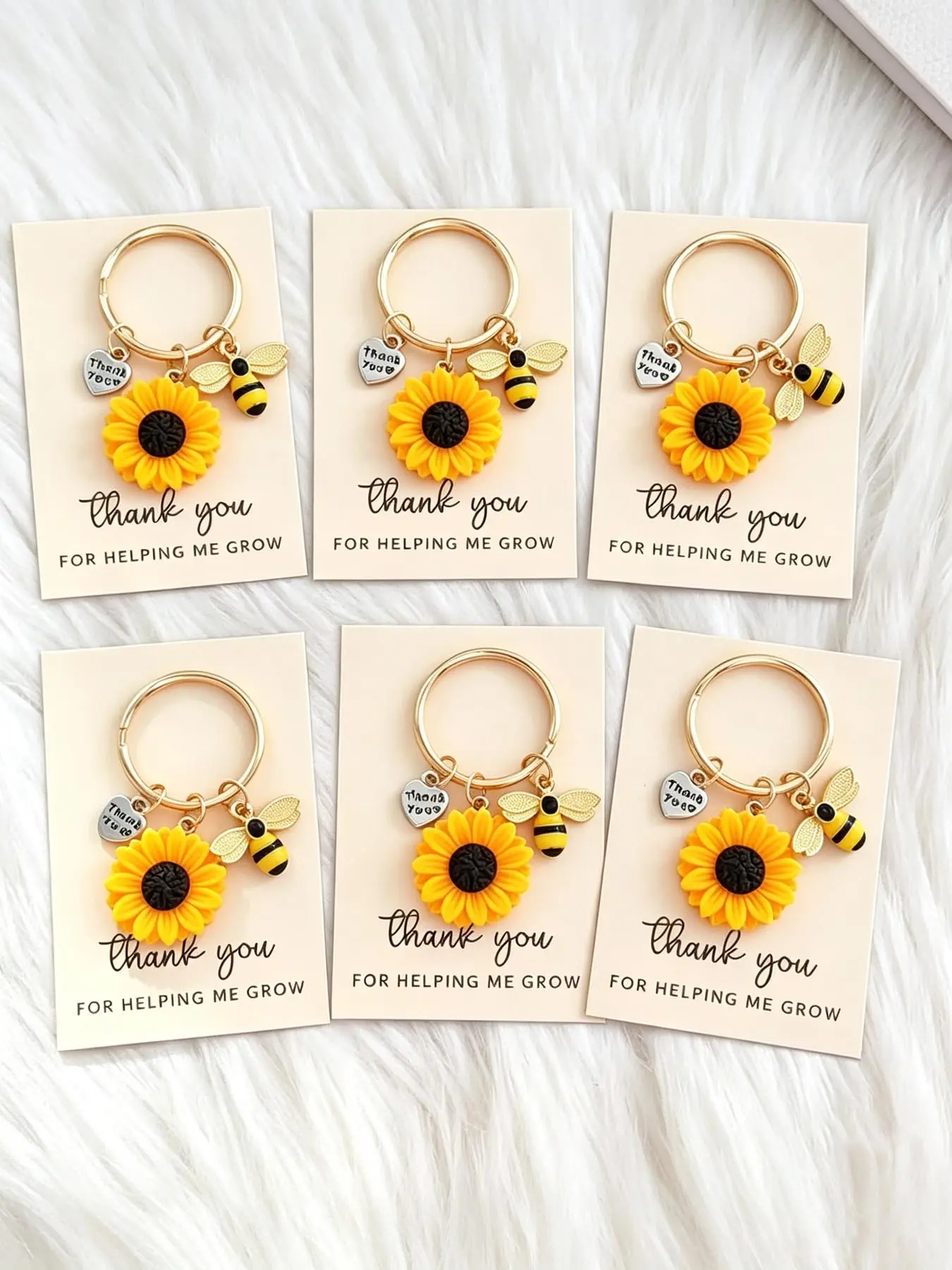 6pcs Cute Sunflower And Bee Keychain Set, Includes Heart Charm And Pocket Hug Card, Stylish Keychains, Can Be Used As Bag Charms Or Clothing Accessories. Perfect As A Teacher's Day Gift, Gratitude Tokens, Or Party
