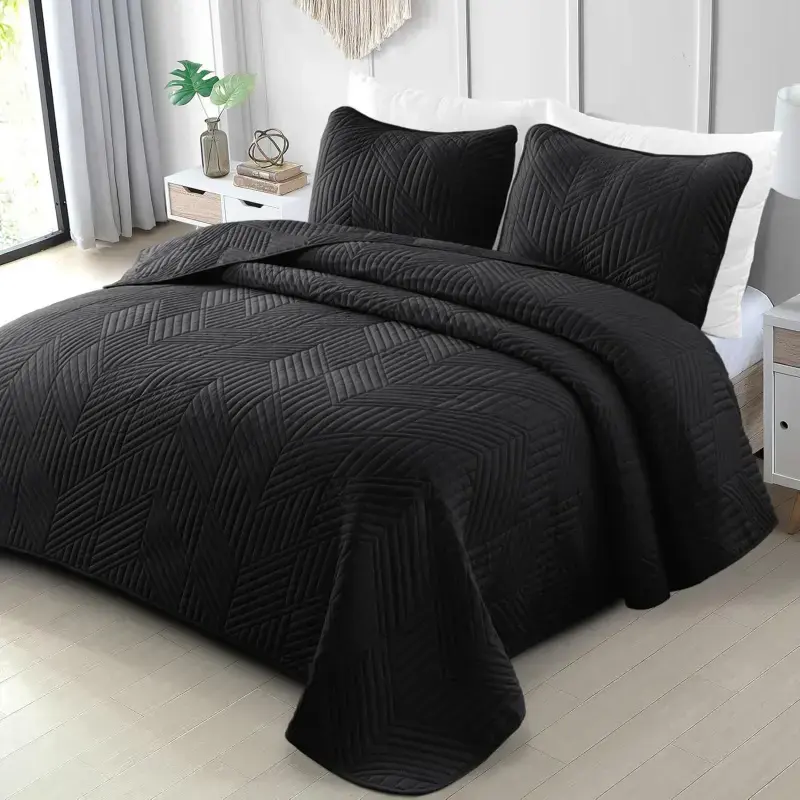 California King Quilt Bedding Set - Lightweight Black Modern Geometric Coverlet, Soft All-Season Textiles with 1 Quilt and 2 Pillow Shams, Black Bedding Sets Collections