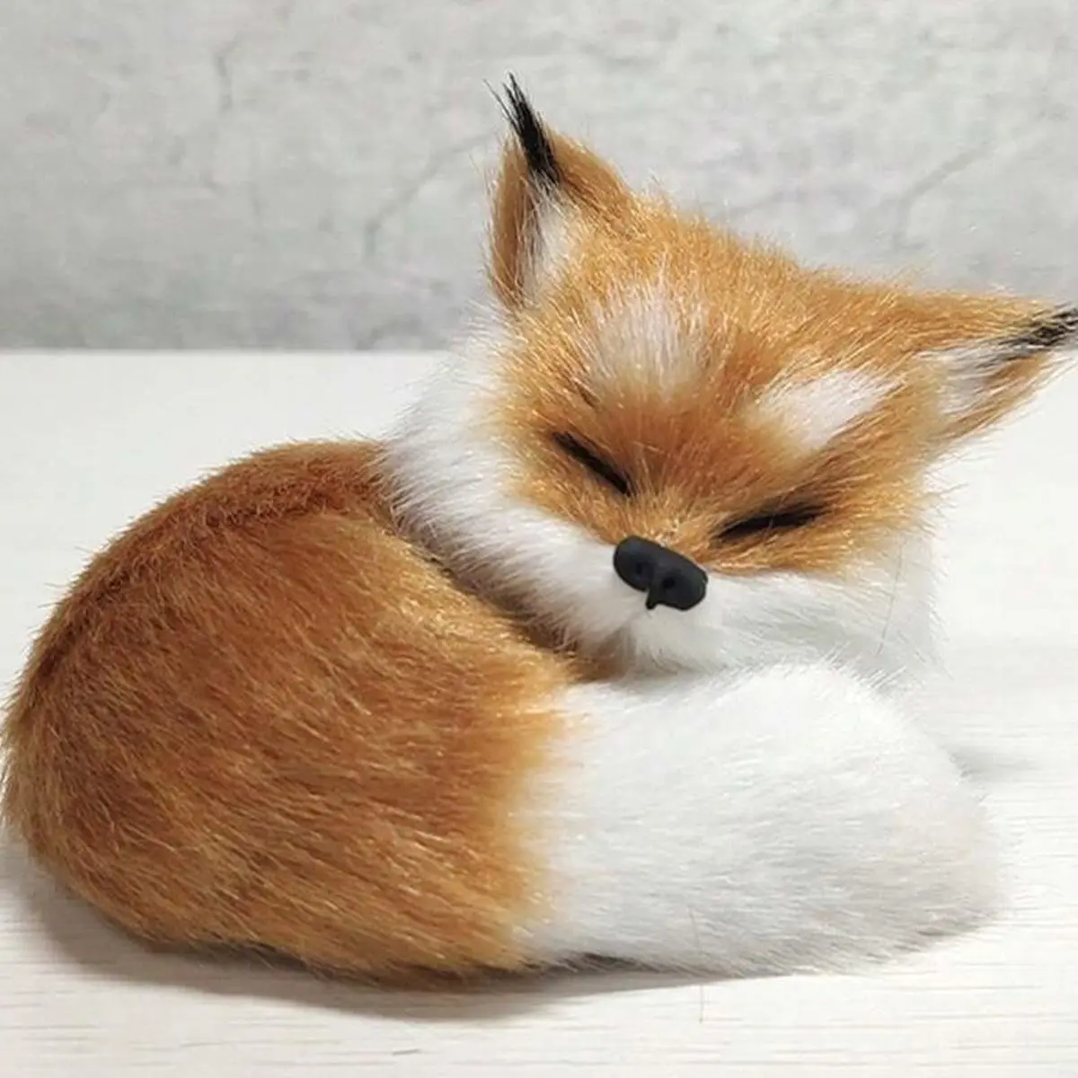 1PC Cute Sleeping Fox Figurine, Decorative Ornament for Car, Window Display, Living Room, Bedroom, Bathroom, Ramadan Home Decoration.