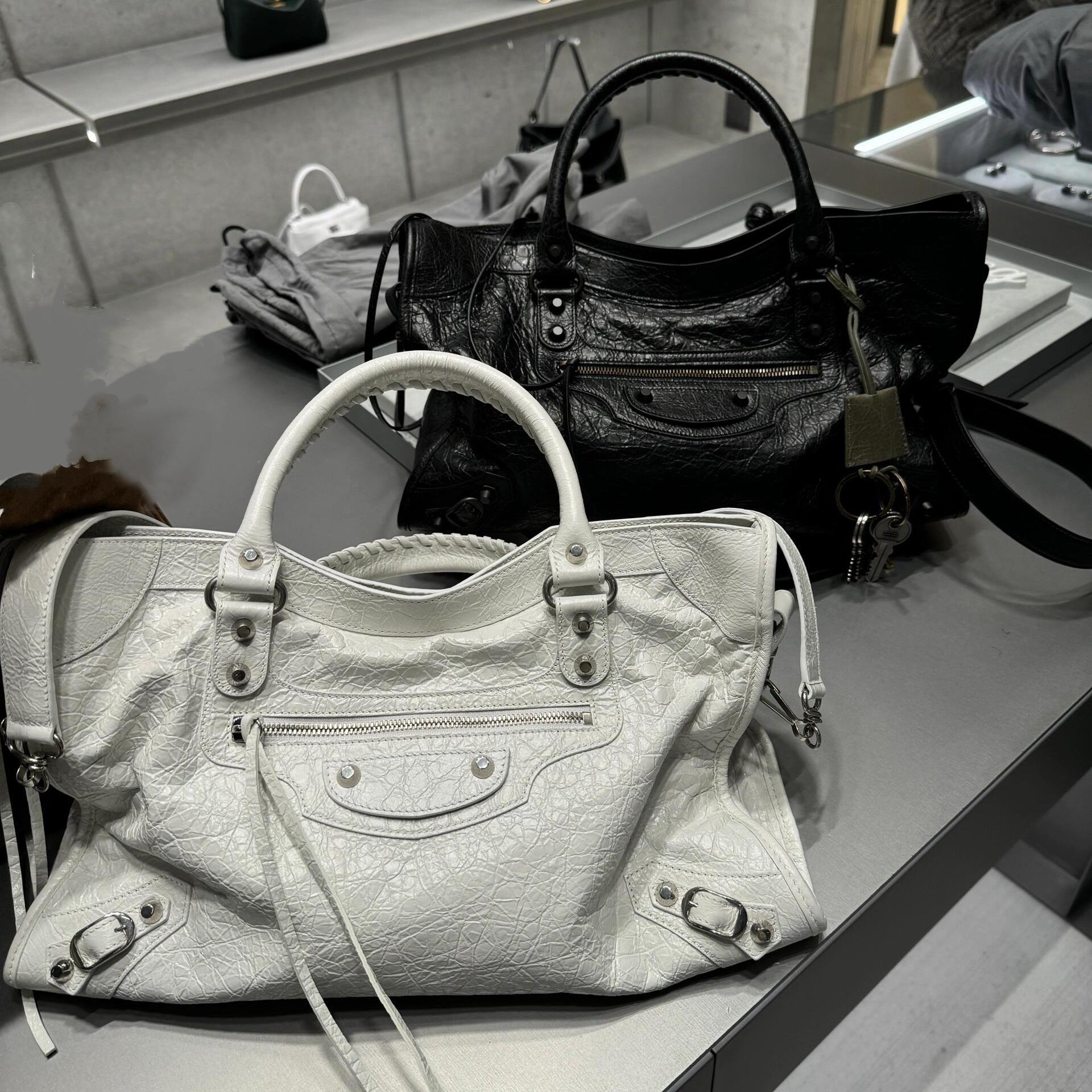 New Arrival Rivet Pillow Bag - Ins Motorcycle Style, High-End Large Capacity, Shoulder/Crossbody/Handheld for Trendy Cool Girls